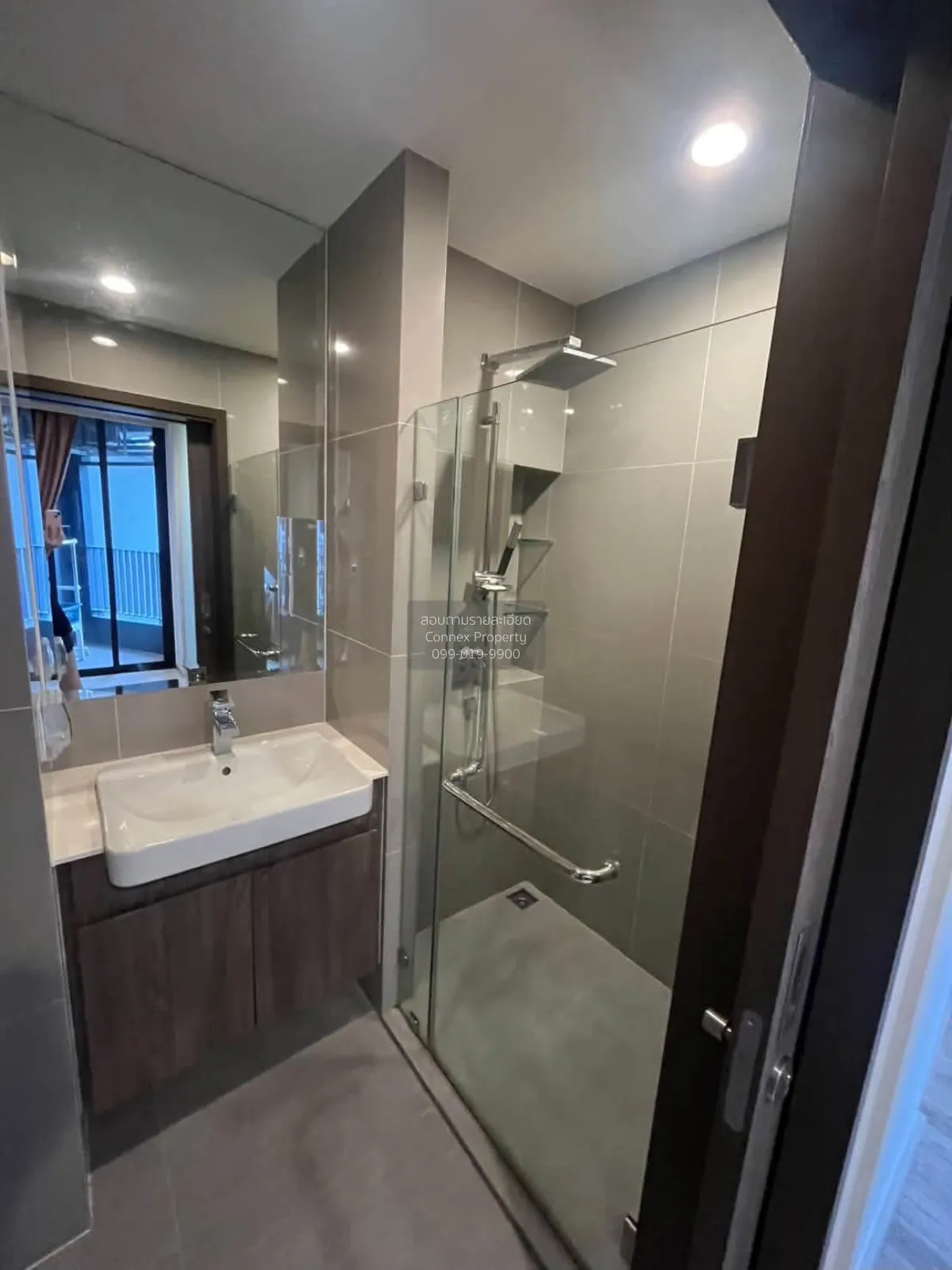 For Rent Condo , Ideo Mobi Asoke , high floor , MRT-Phetchaburi ,