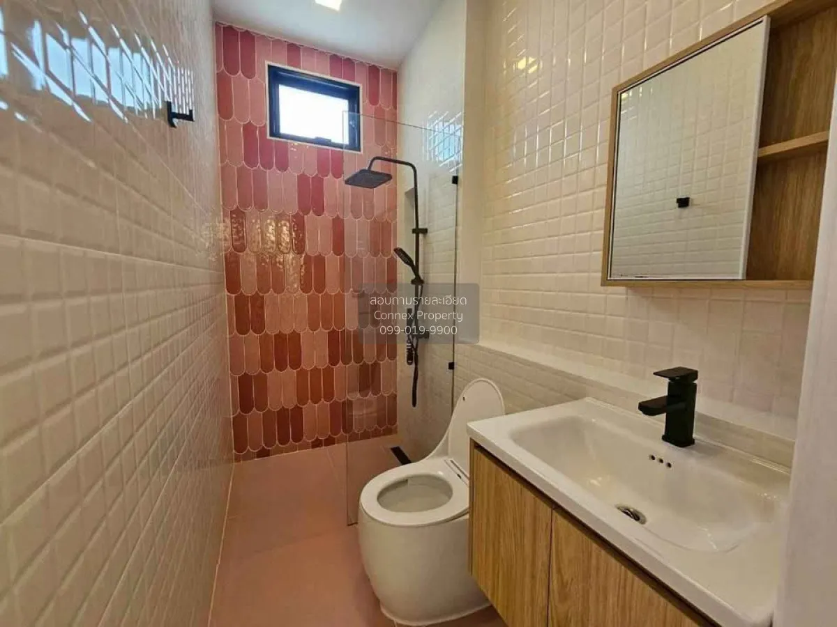 For Sale House , Nakarin Garden Village Romklao 19/1 , Khlong Sam