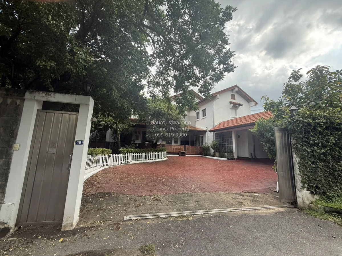 For Sale Home at Soi Pridi Banomyong 26 , wide frontage , Khlong  1