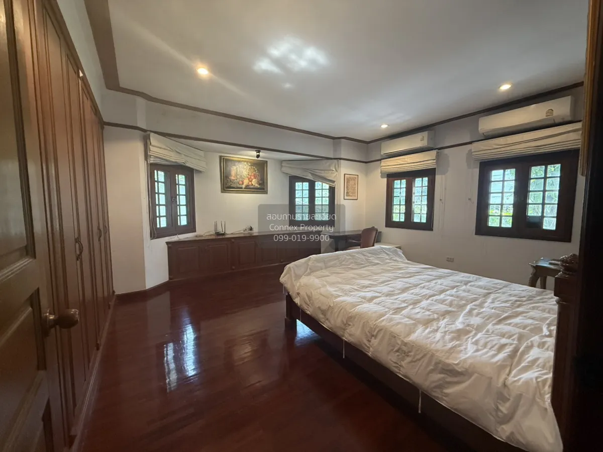 For Sale Home at Soi Pridi Banomyong 26 , wide frontage , Khlong 