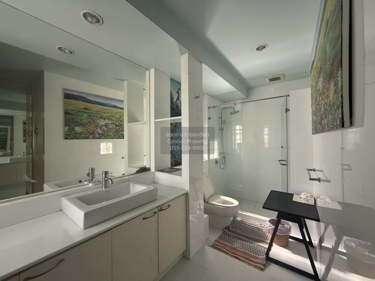 For Sale Home at Soi Pridi Banomyong 26 , wide frontage , Khlong 