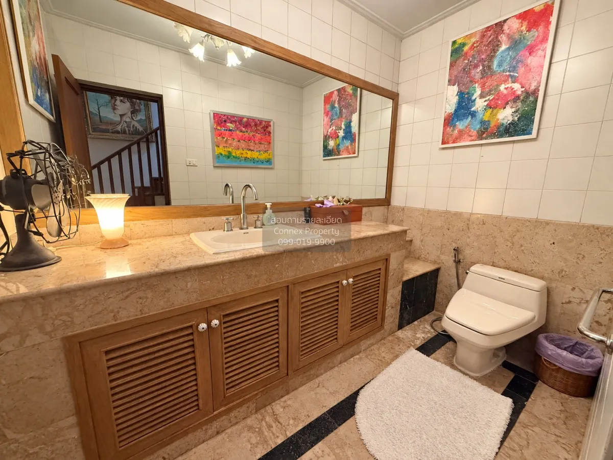 For Sale Home at Soi Pridi Banomyong 26 , wide frontage , Khlong 
