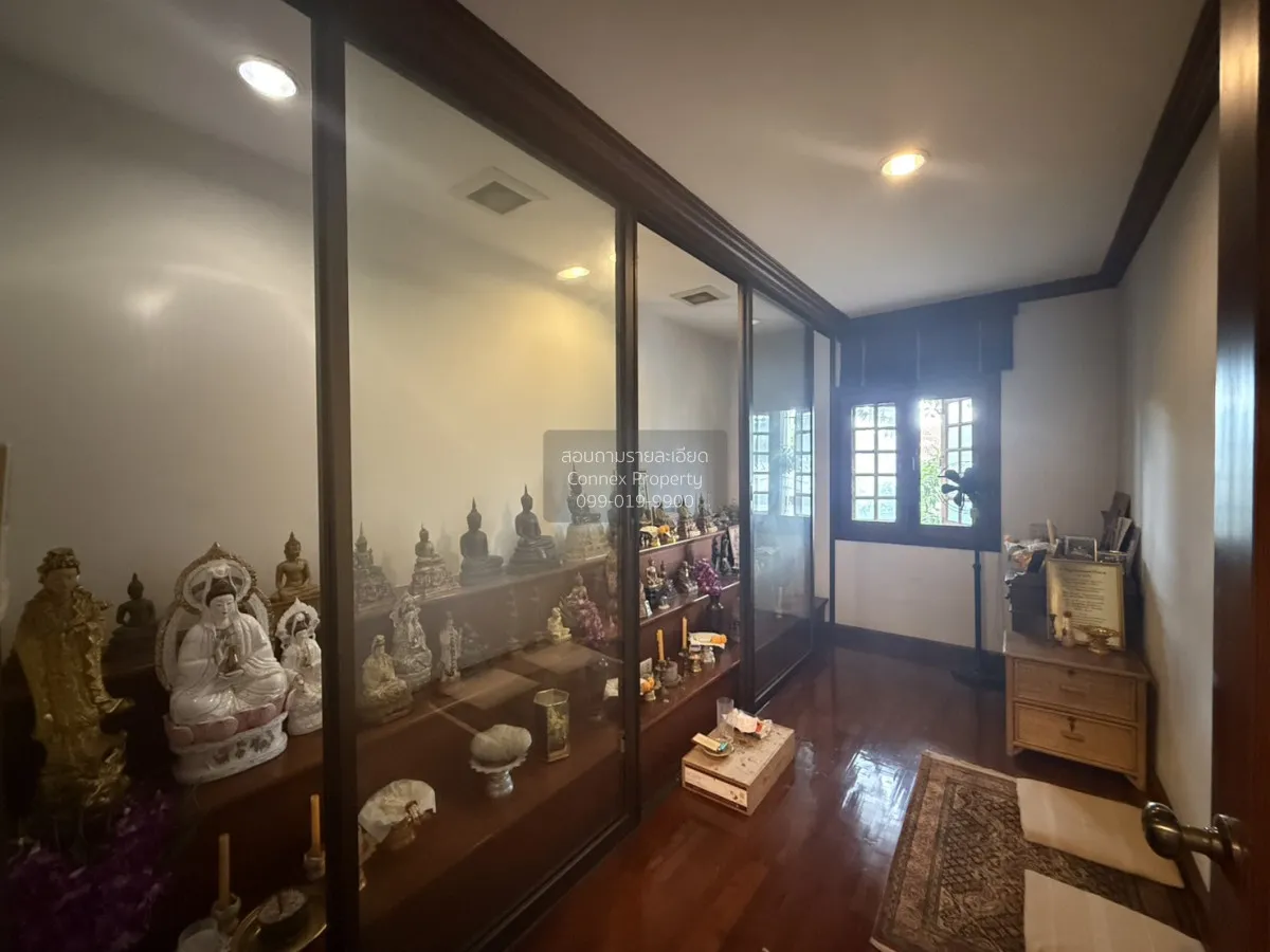 For Sale Home at Soi Pridi Banomyong 26 , wide frontage , Khlong 
