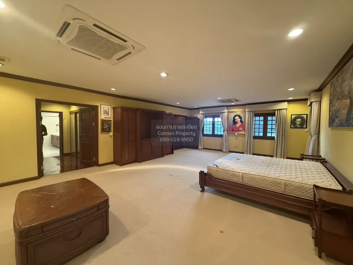 For Sale Home at Soi Pridi Banomyong 26 , wide frontage , Khlong 