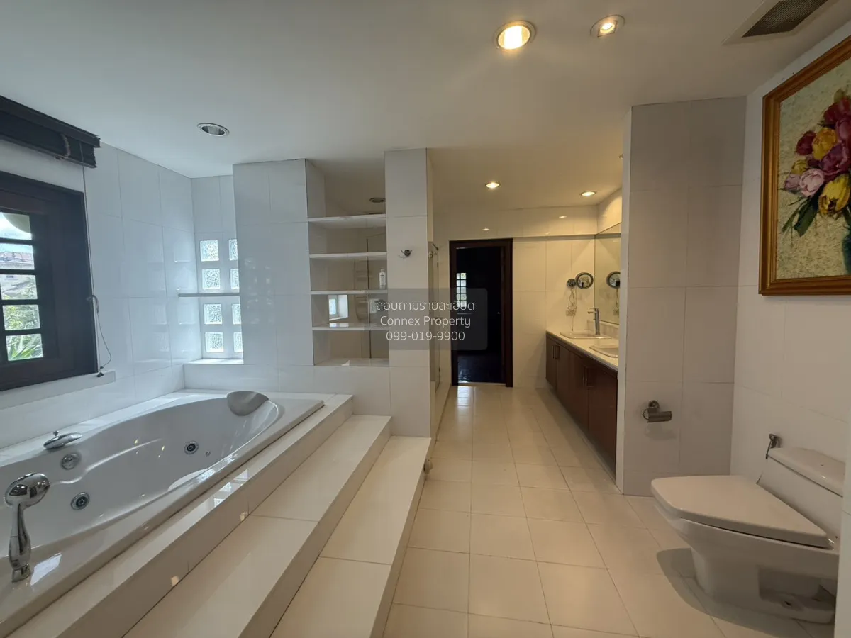 For Sale Home at Soi Pridi Banomyong 26 , wide frontage , Khlong 
