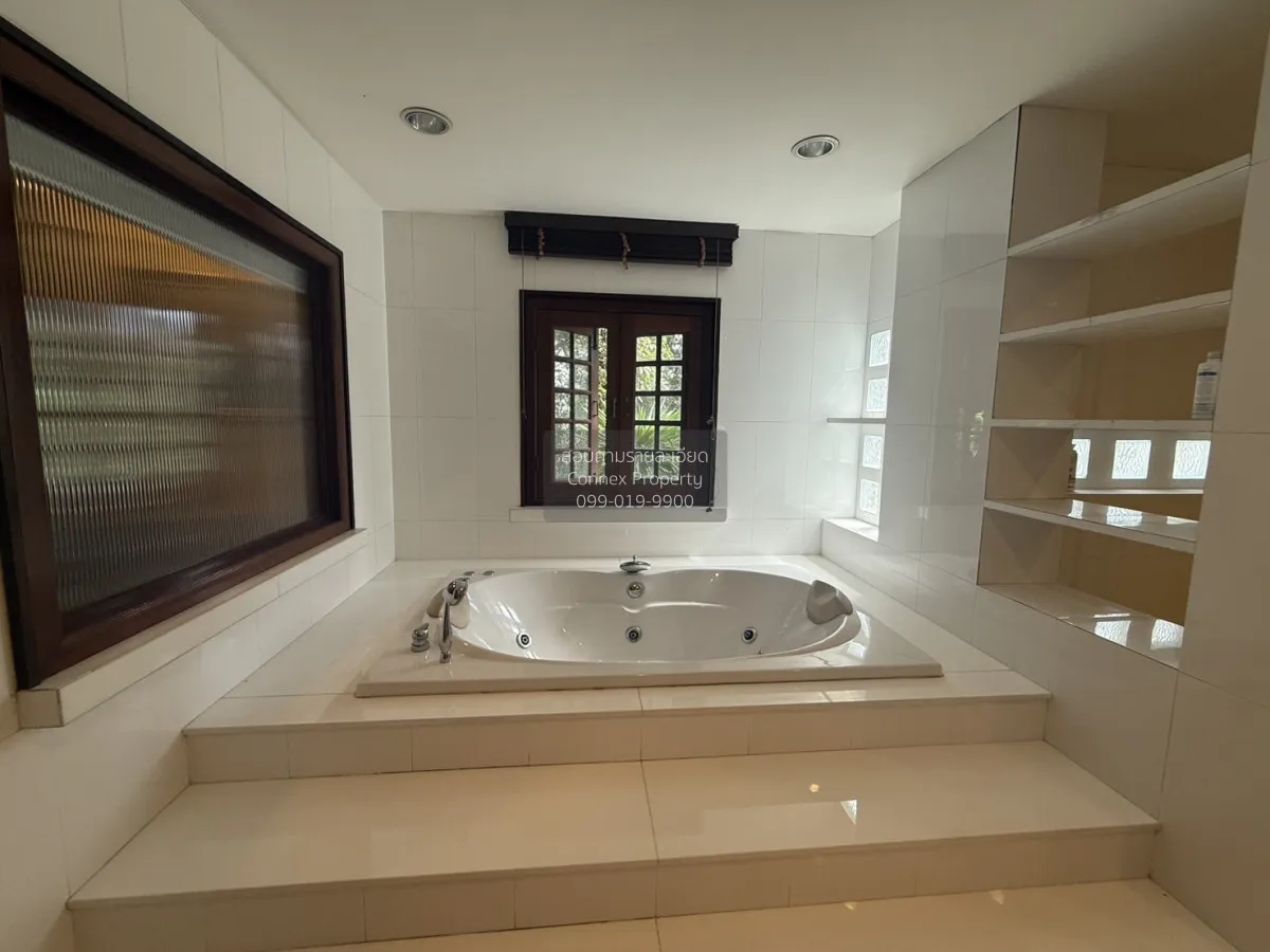 For Sale Home at Soi Pridi Banomyong 26 , wide frontage , Khlong 