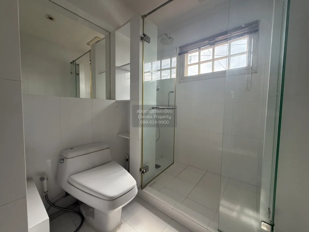 For Sale Home at Soi Pridi Banomyong 26 , wide frontage , Khlong 
