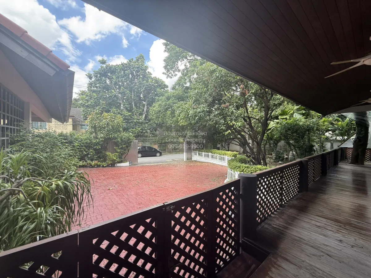 For Sale Home at Soi Pridi Banomyong 26 , wide frontage , Khlong 