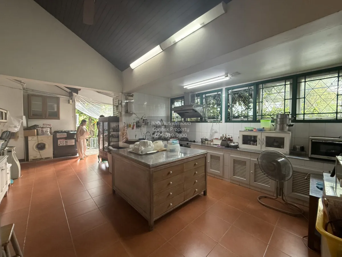 For Sale Home at Soi Pridi Banomyong 26 , wide frontage , Khlong 