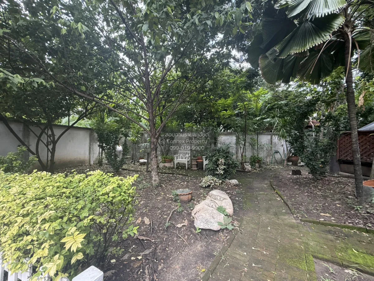 For Sale Home at Soi Pridi Banomyong 26 , wide frontage , Khlong 