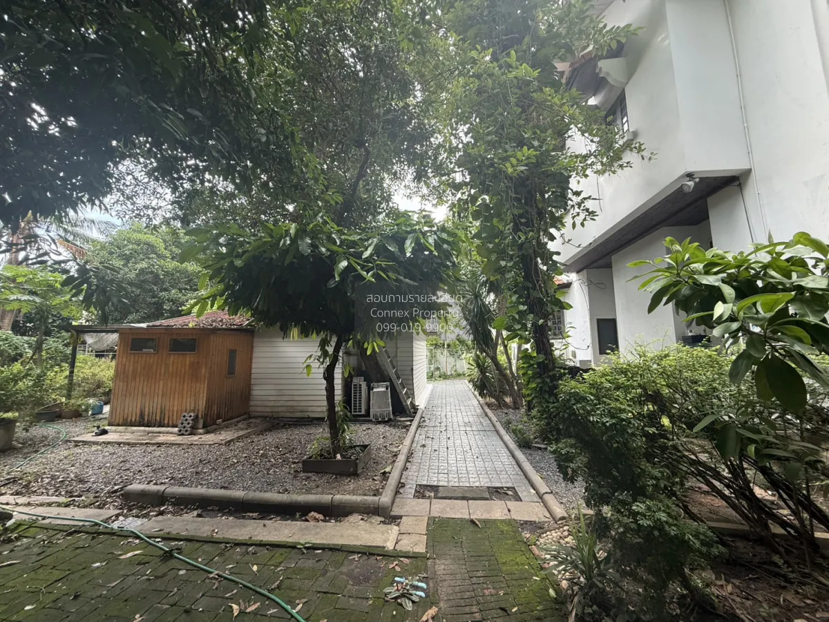 For Sale Home at Soi Pridi Banomyong 26 , wide frontage , Khlong 
