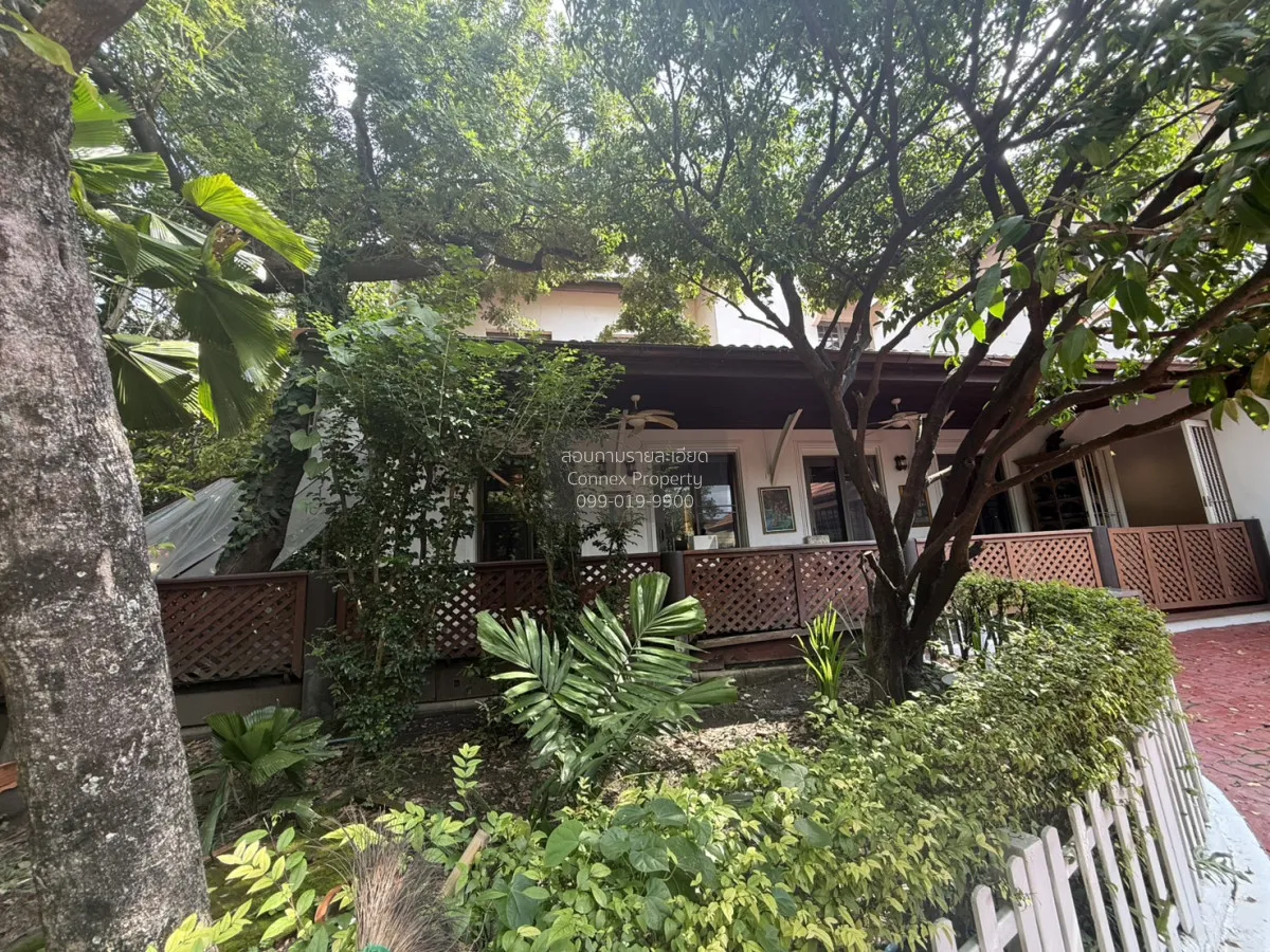 For Sale Home at Soi Pridi Banomyong 26 , wide frontage , Khlong 