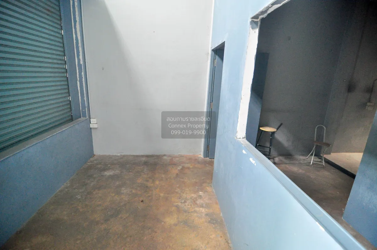 For Sale 3-story shophouse, Soi Inthamara , Sam Sen Nai , Phaya T 2