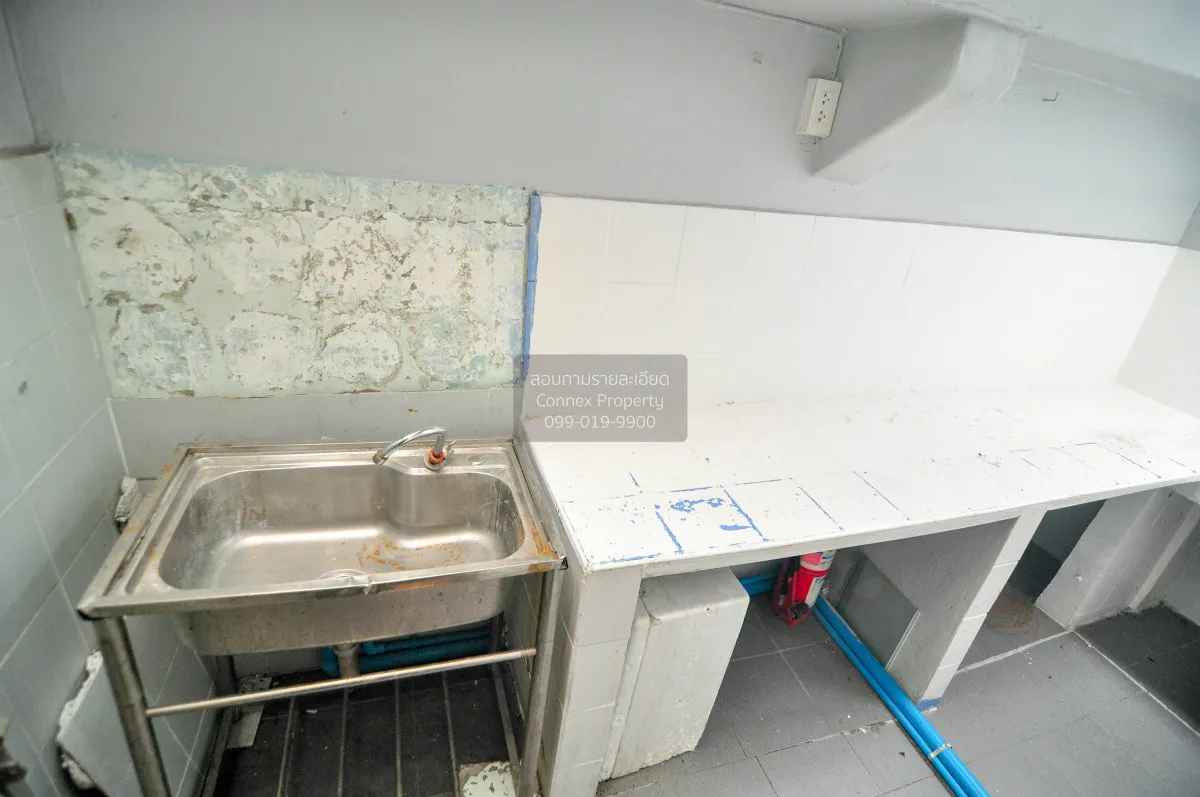 For Sale 3-story shophouse, Soi Inthamara , Sam Sen Nai , Phaya T