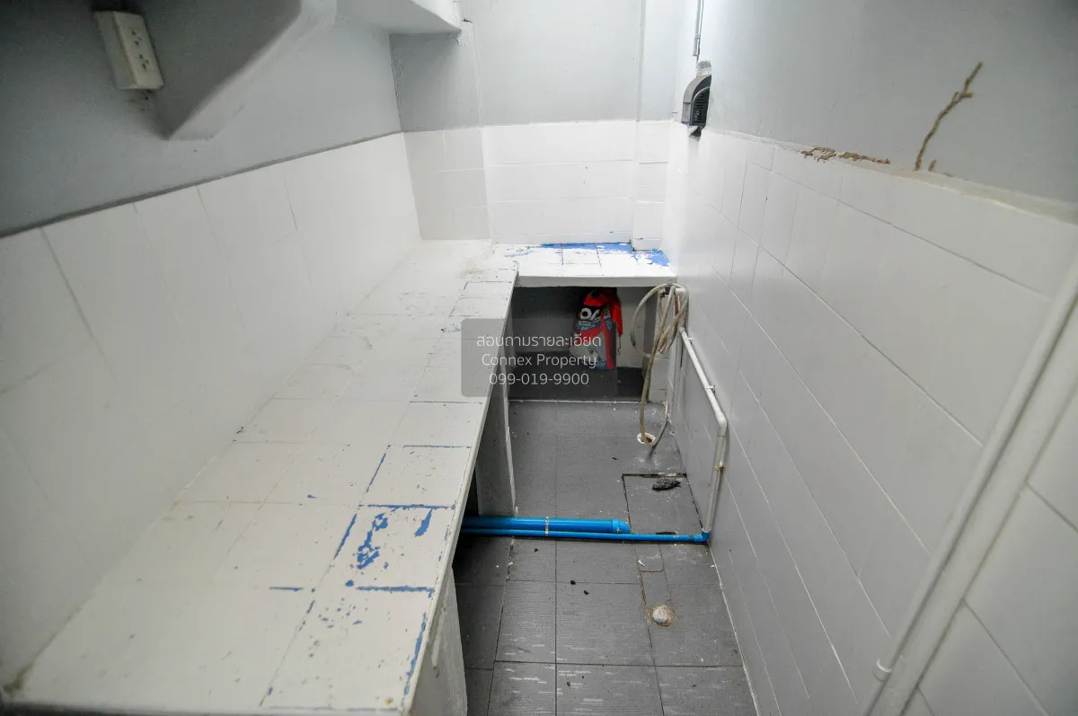 For Sale 3-story shophouse, Soi Inthamara , Sam Sen Nai , Phaya T