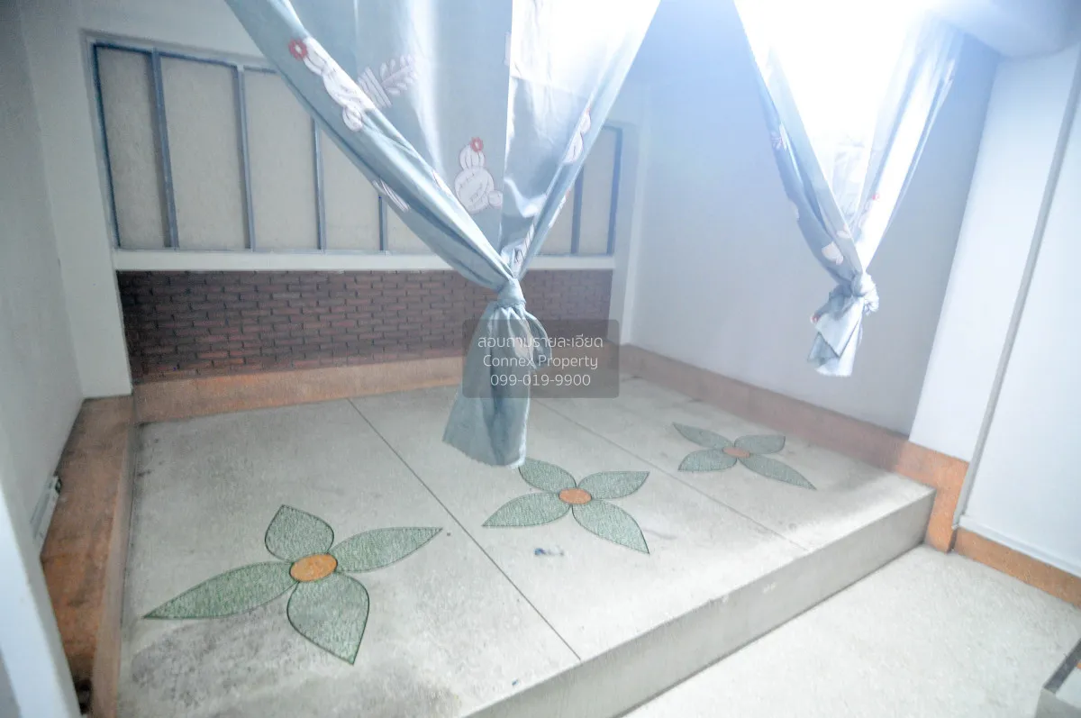 For Sale 3-story shophouse, Soi Inthamara , Sam Sen Nai , Phaya T
