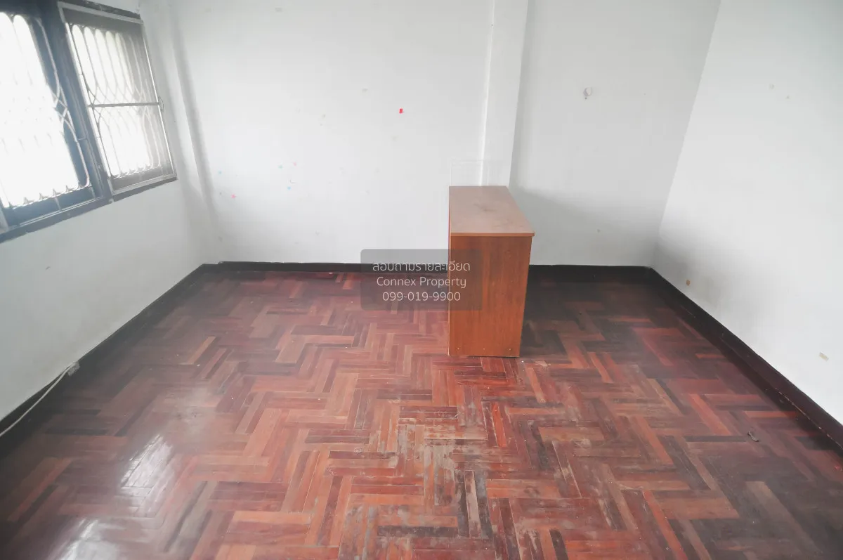 For Sale 3-story shophouse, Soi Inthamara , Sam Sen Nai , Phaya T