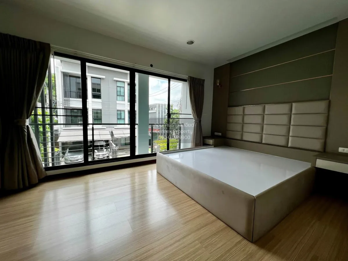 For Sale Townhouse/Townhome  , BAAN KLANG MUANG NGAMWONGWAN , cor