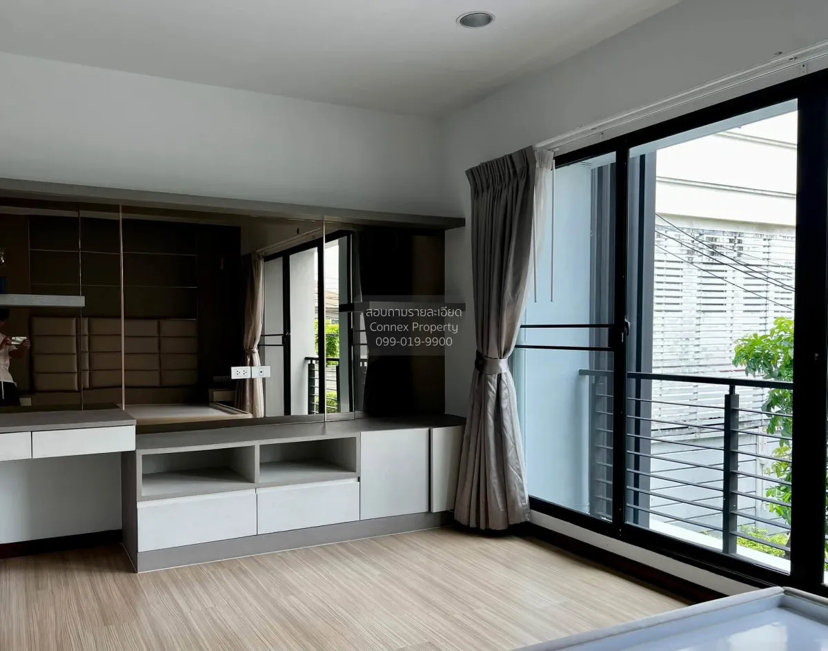 For Sale Townhouse/Townhome  , BAAN KLANG MUANG NGAMWONGWAN , cor