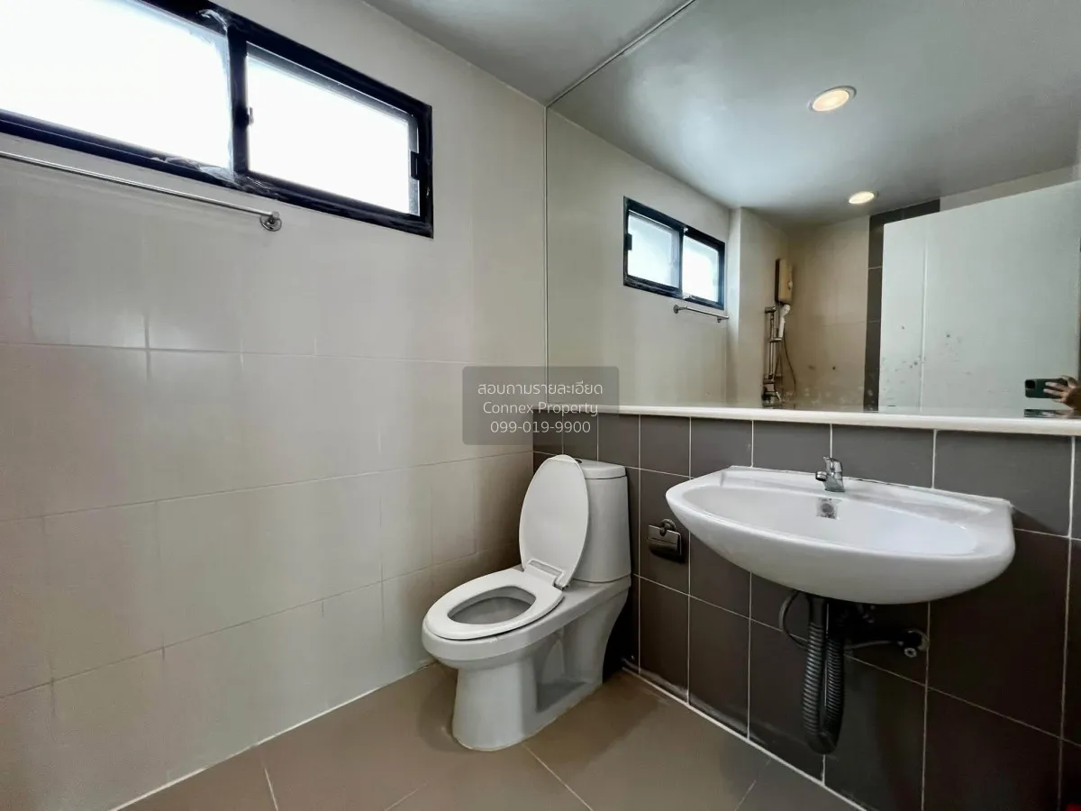 For Sale Townhouse/Townhome  , BAAN KLANG MUANG NGAMWONGWAN , cor