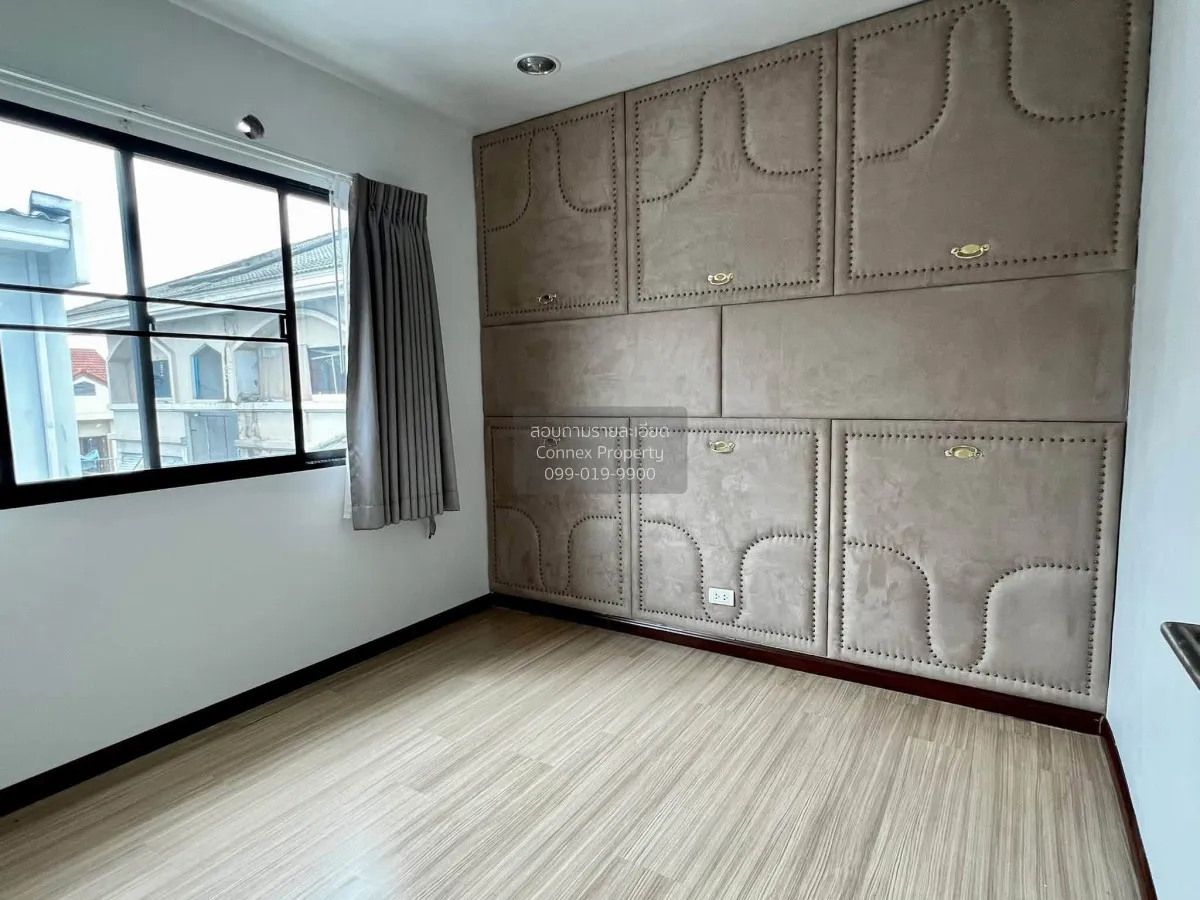 For Sale Townhouse/Townhome  , BAAN KLANG MUANG NGAMWONGWAN , cor