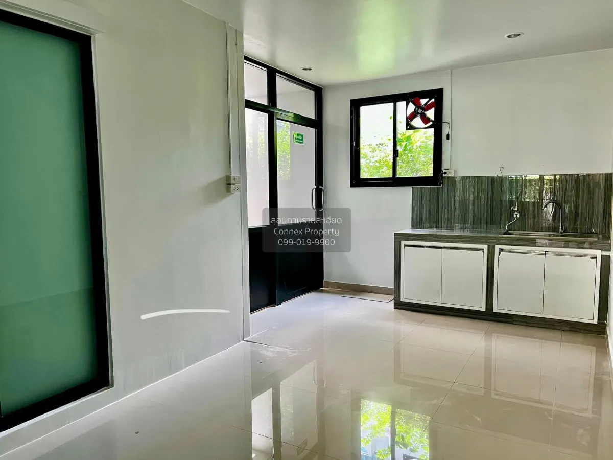 For Sale Townhouse/Townhome  , BAAN KLANG MUANG NGAMWONGWAN , cor