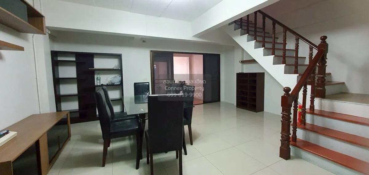 เช่าทาวน์เฮาส์ 3 ชั้น ที่หมู่บ้านรอยัล นครินทร์ วิลล่า อ่อนนุช ซอ 1