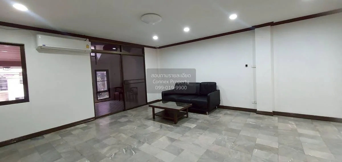 เช่าทาวน์เฮาส์ 3 ชั้น ที่หมู่บ้านรอยัล นครินทร์ วิลล่า อ่อนนุช ซอ