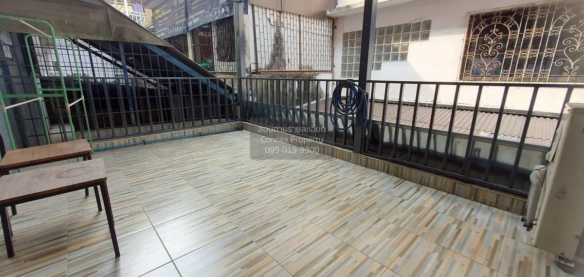 เช่าทาวน์เฮาส์ 3 ชั้น ที่หมู่บ้านรอยัล นครินทร์ วิลล่า อ่อนนุช ซอ