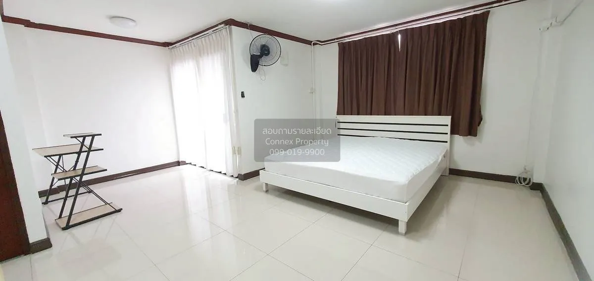 เช่าทาวน์เฮาส์ 3 ชั้น ที่หมู่บ้านรอยัล นครินทร์ วิลล่า อ่อนนุช ซอ