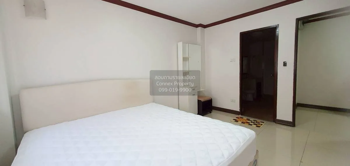 เช่าทาวน์เฮาส์ 3 ชั้น ที่หมู่บ้านรอยัล นครินทร์ วิลล่า อ่อนนุช ซอ