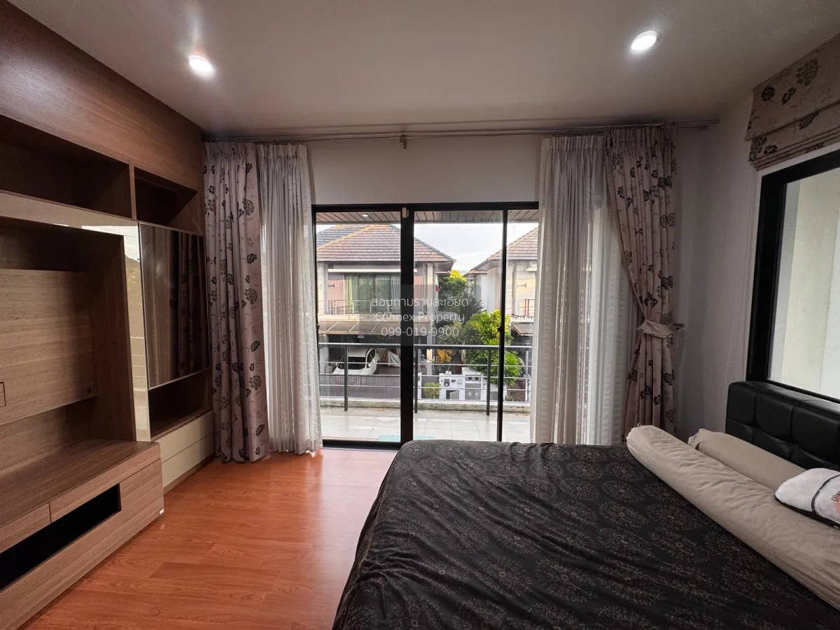 For Sale House , Lake View Park Wongwaen - Bangna , Dok Mai , Pra