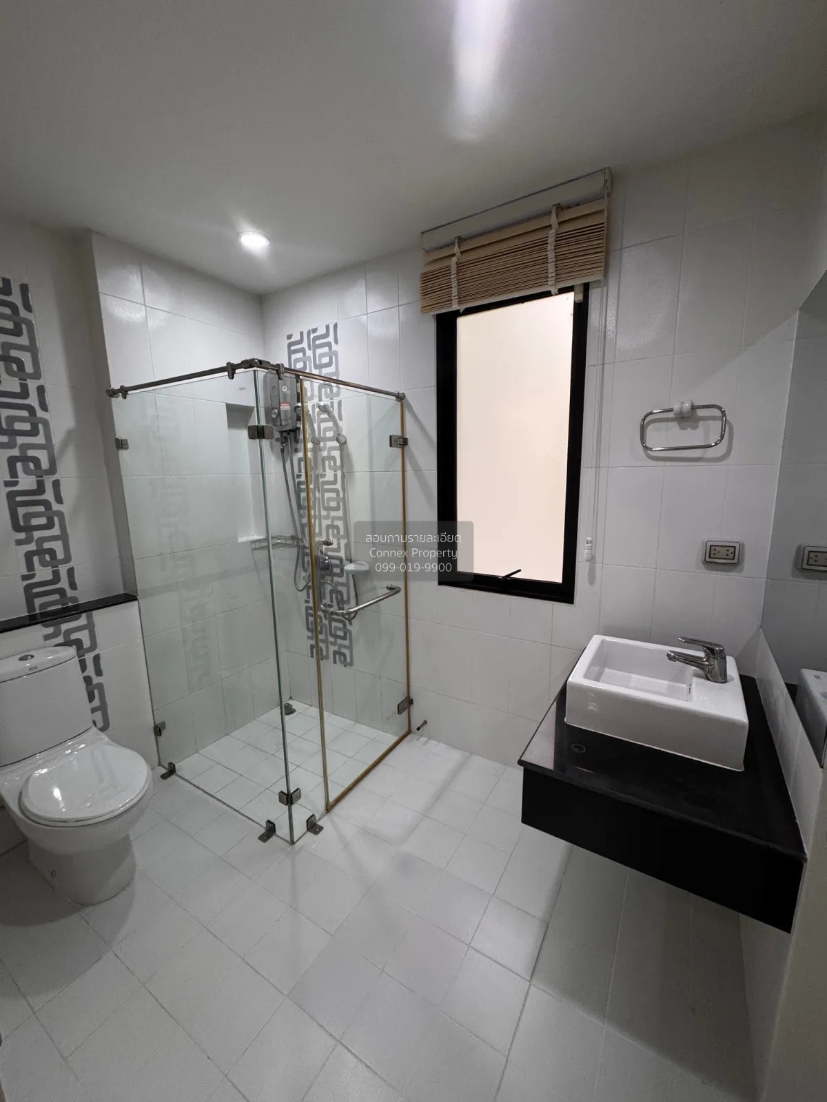 For Sale House , Lake View Park Wongwaen - Bangna , Dok Mai , Pra