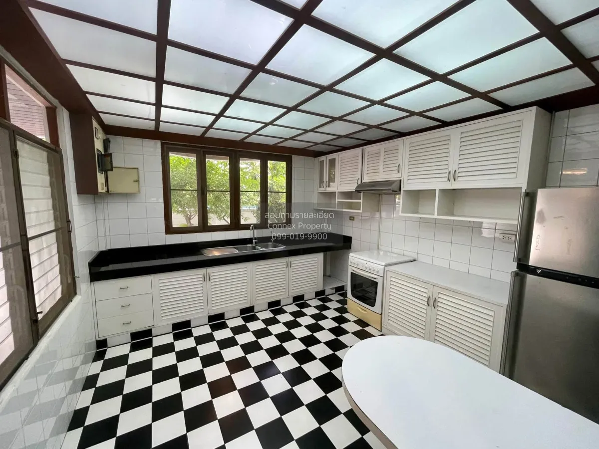 For Sale Rare Freehold property in Ruamruedee, Ploenchit , nice v