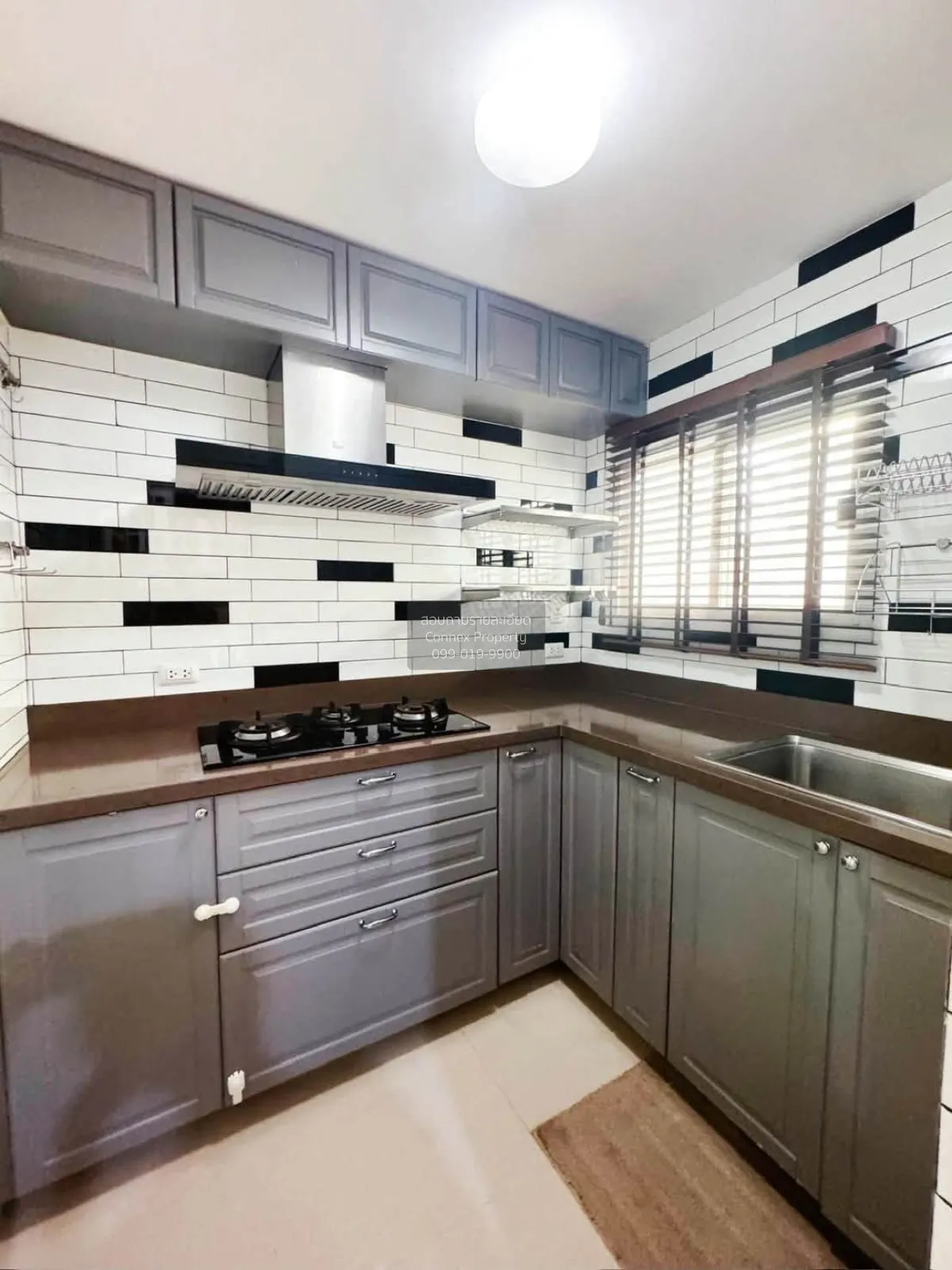 For Rent Townhouse/Townhome  , Leon Sukhumvit 62 , BTS-Bang Chak  3