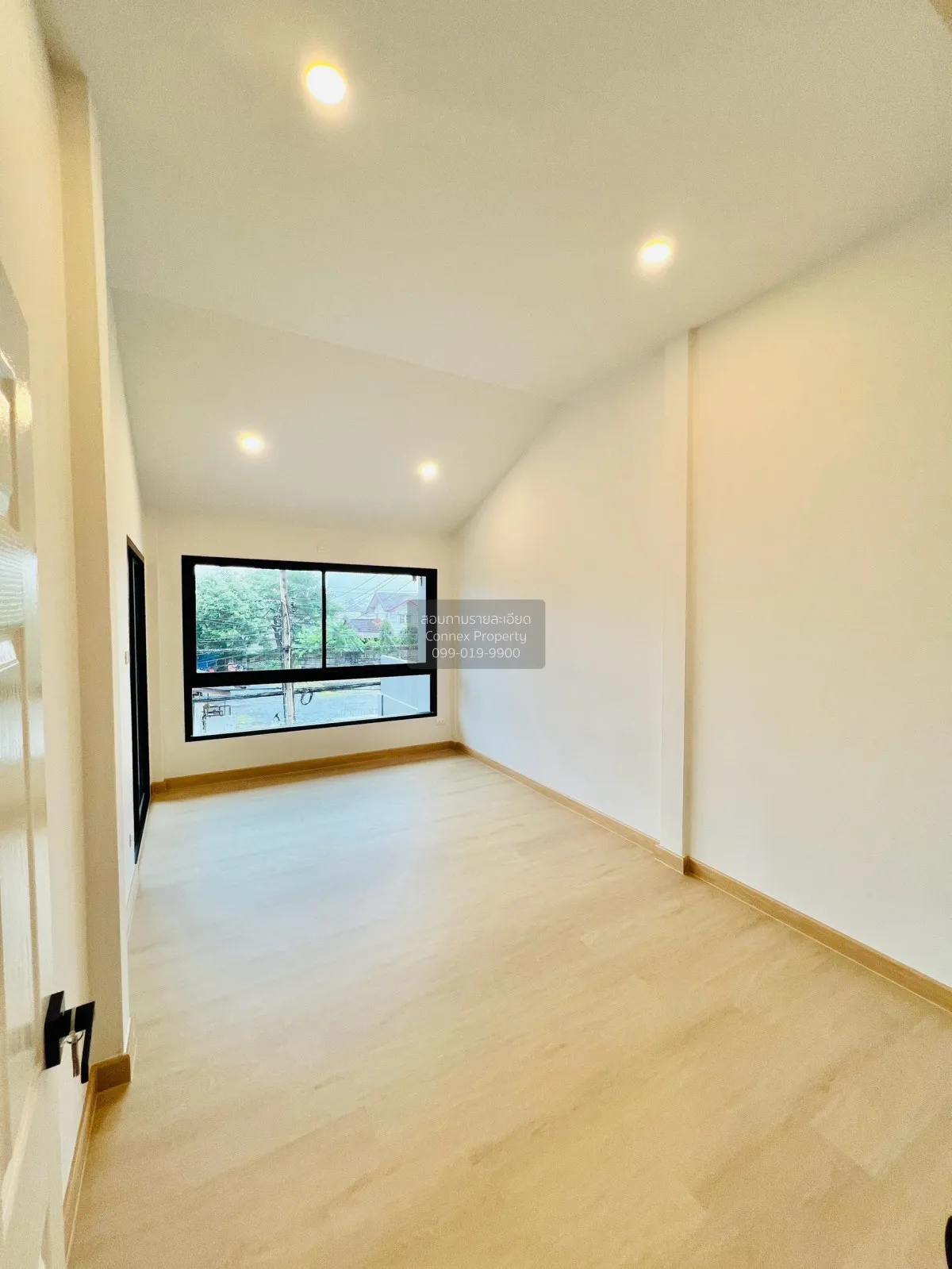 For Sale Townhouse Changwattana-pakkred22 , wide frontage , newly