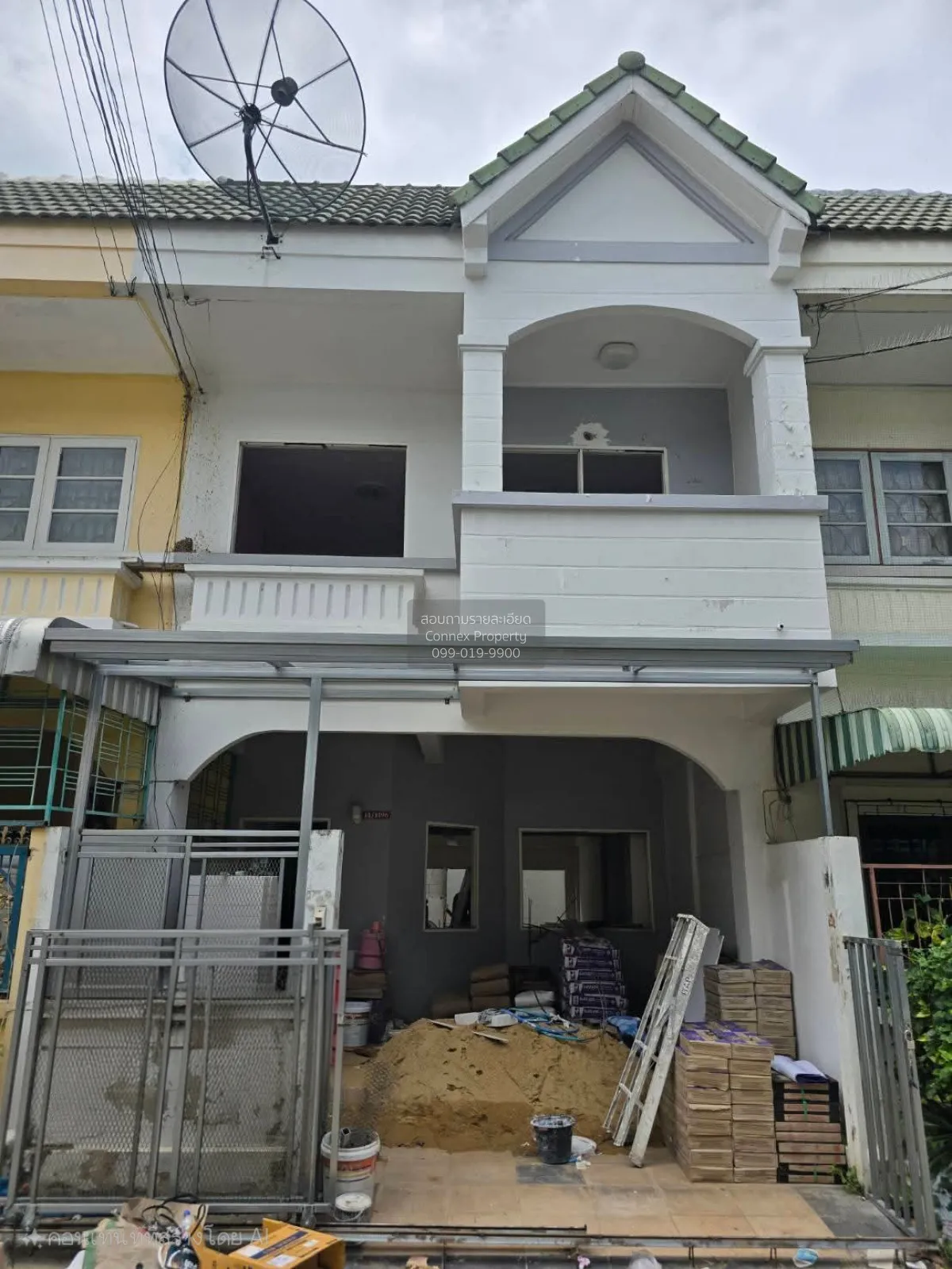 For Sale Townhouse/Townhome  , Buathongthani , newly renovated ,  1