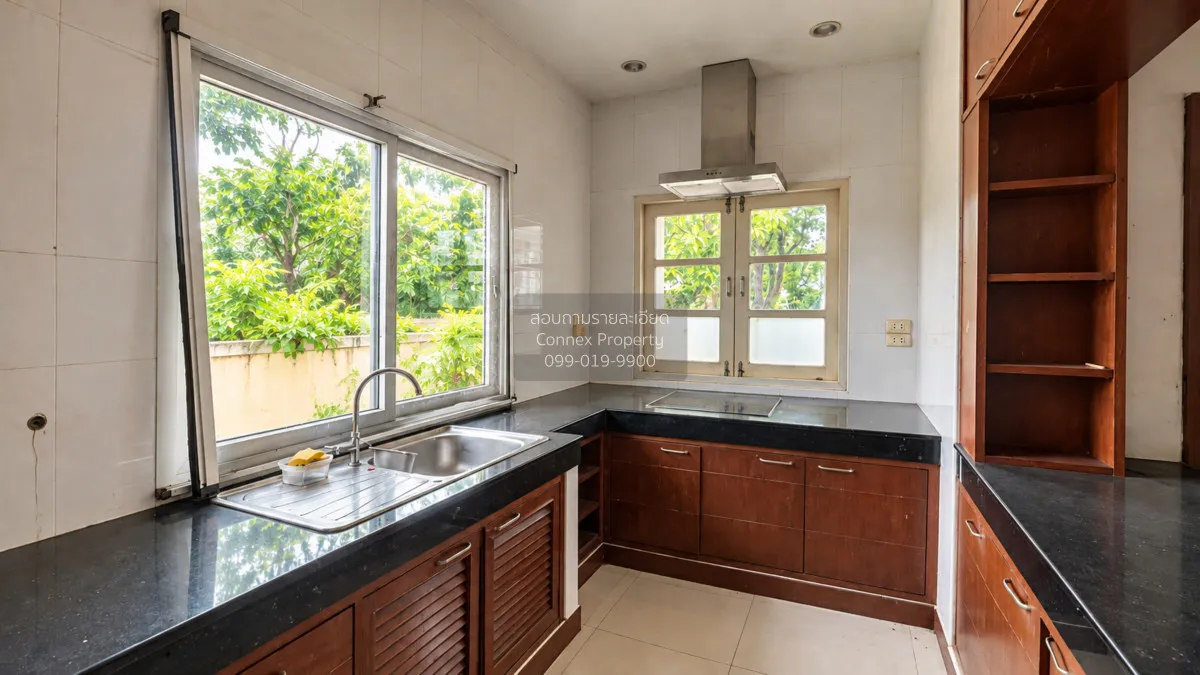 Detached House for Sale Perfect Place Rattanathibet Large Plot Ne