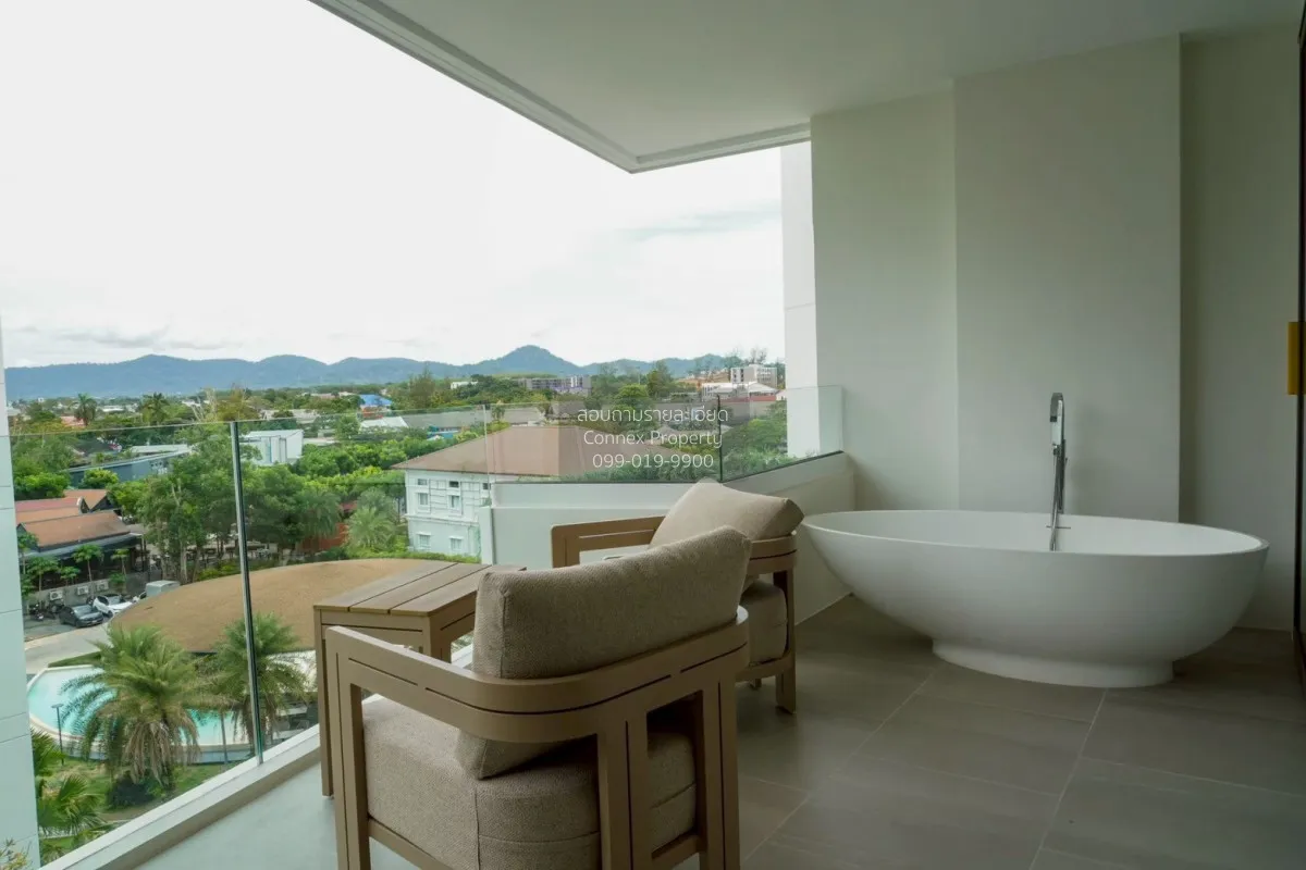 For Rent Condo , The Aqua , nice view , high floor , corner unit  4