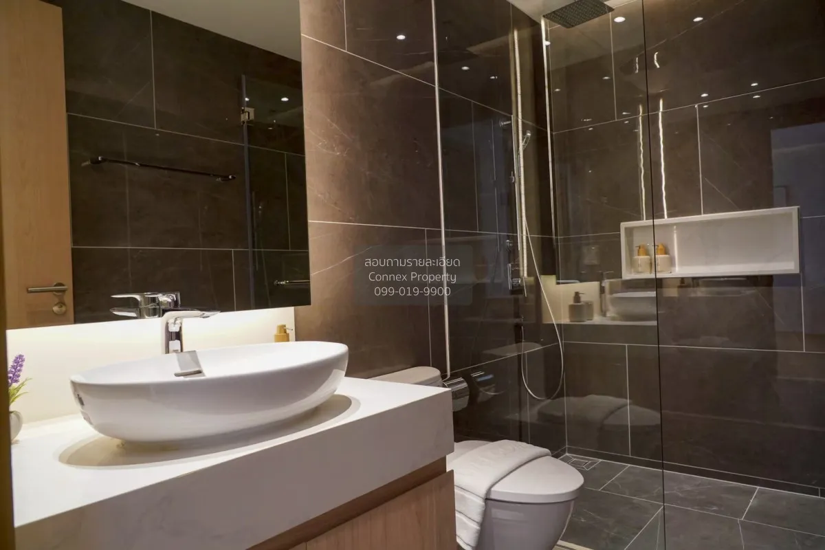 For Rent Condo , The Aqua , nice view , high floor , corner unit 
