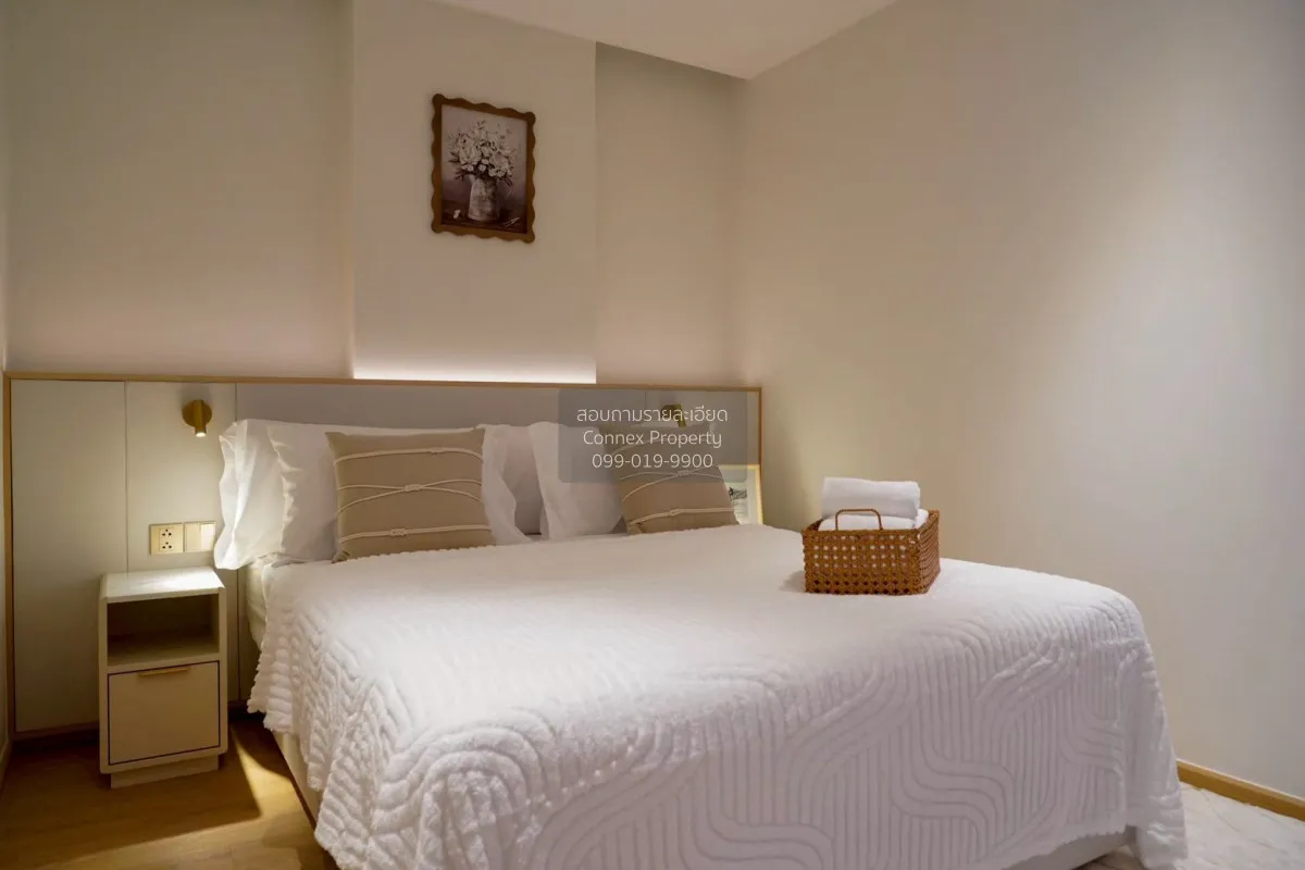 For Rent Condo , The Aqua , nice view , high floor , corner unit 