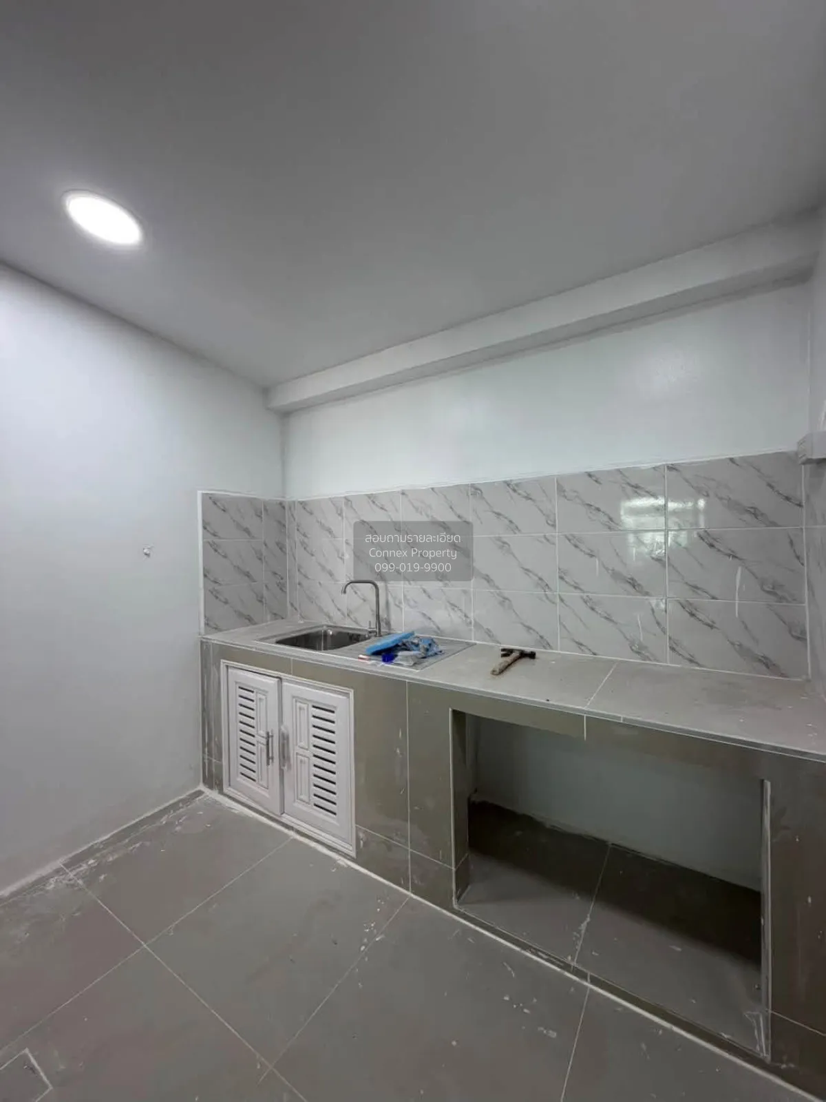 For Sale Townhouse/Townhome  , Saithongniwet , newly renovated , 