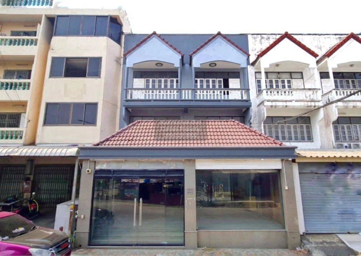 For Sale 3-story, 2-unit home office next to Grand Canal Village. 1