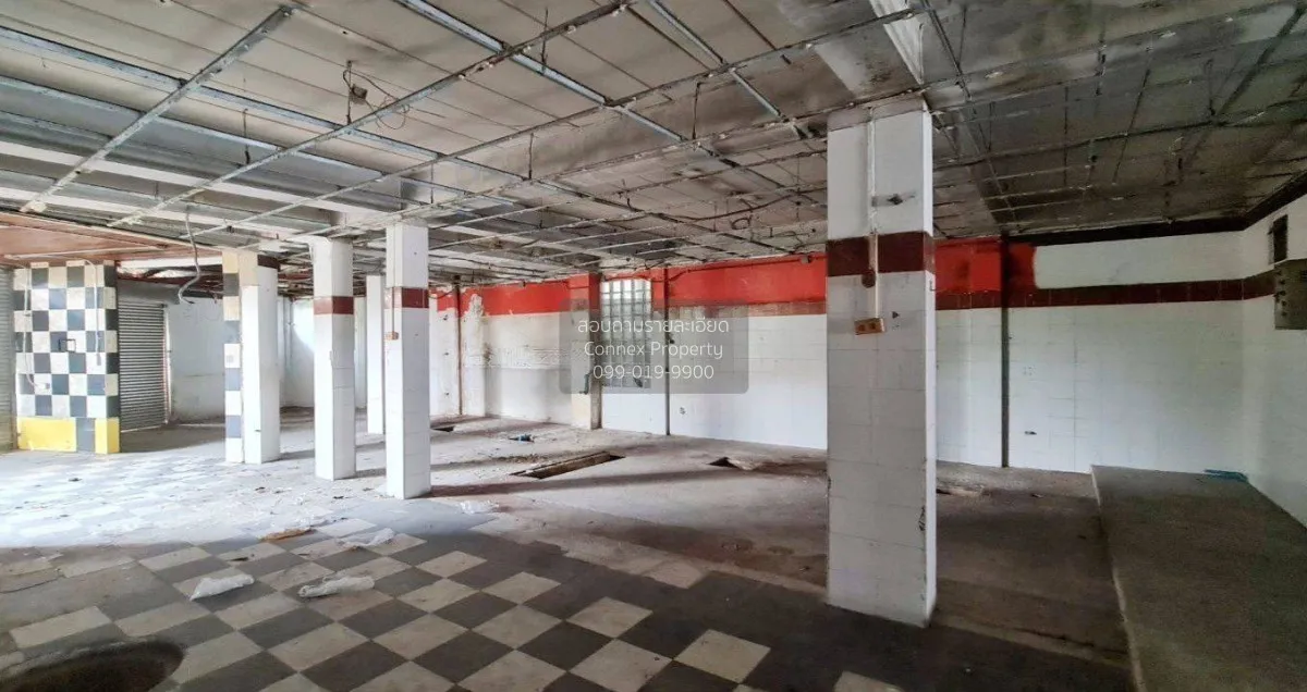 For Sale 3-story, 2-unit home office next to Grand Canal Village. 4