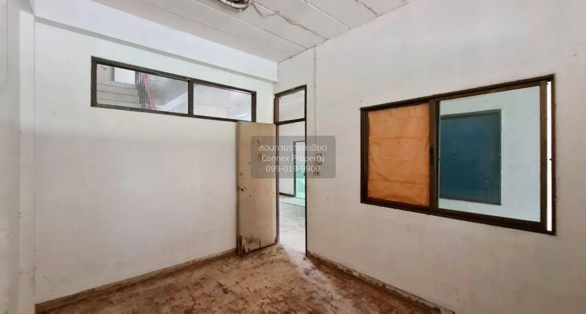For Sale 3-story, 2-unit home office next to Grand Canal Village.