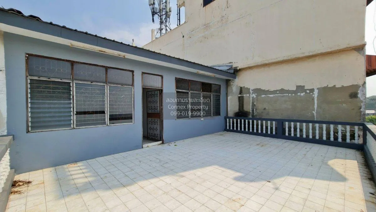 For Sale 3-story, 2-unit home office next to Grand Canal Village.