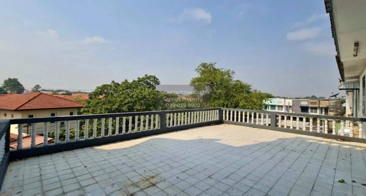 For Sale 3-story, 2-unit home office next to Grand Canal Village.