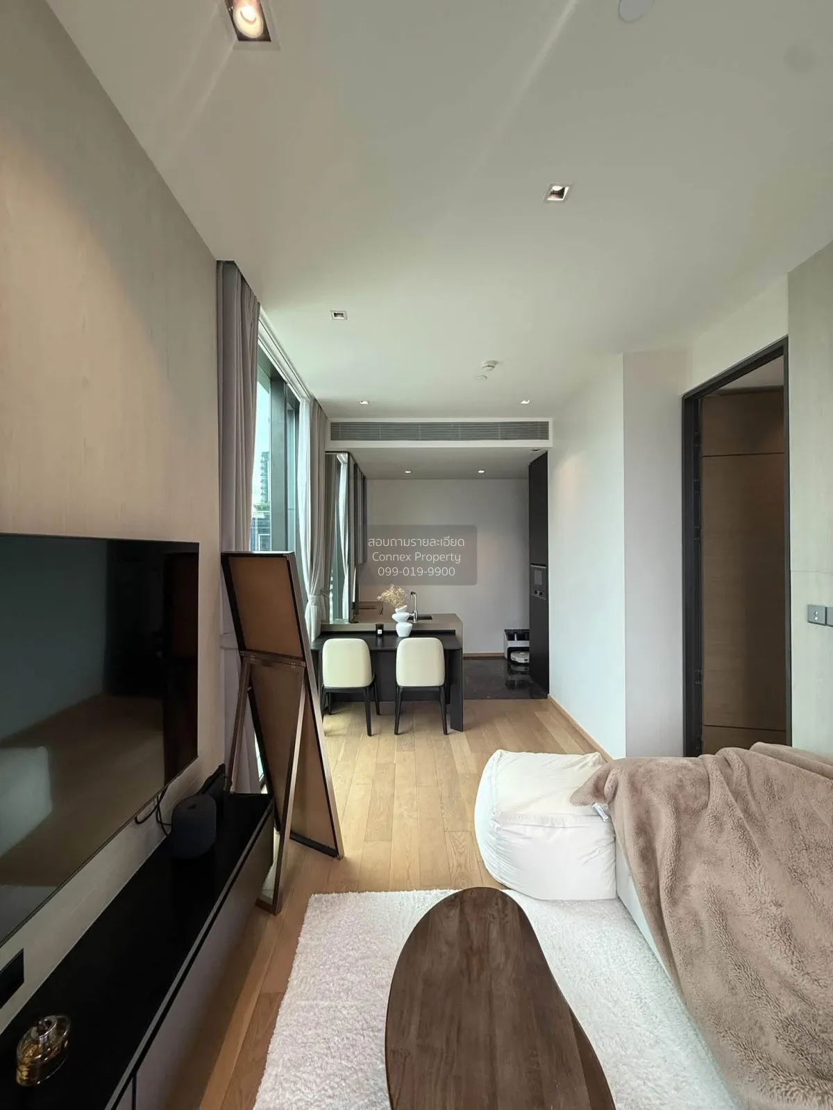 For Rent Condo , 28 Chidlom , nice view , corner unit , BTS-Chit 