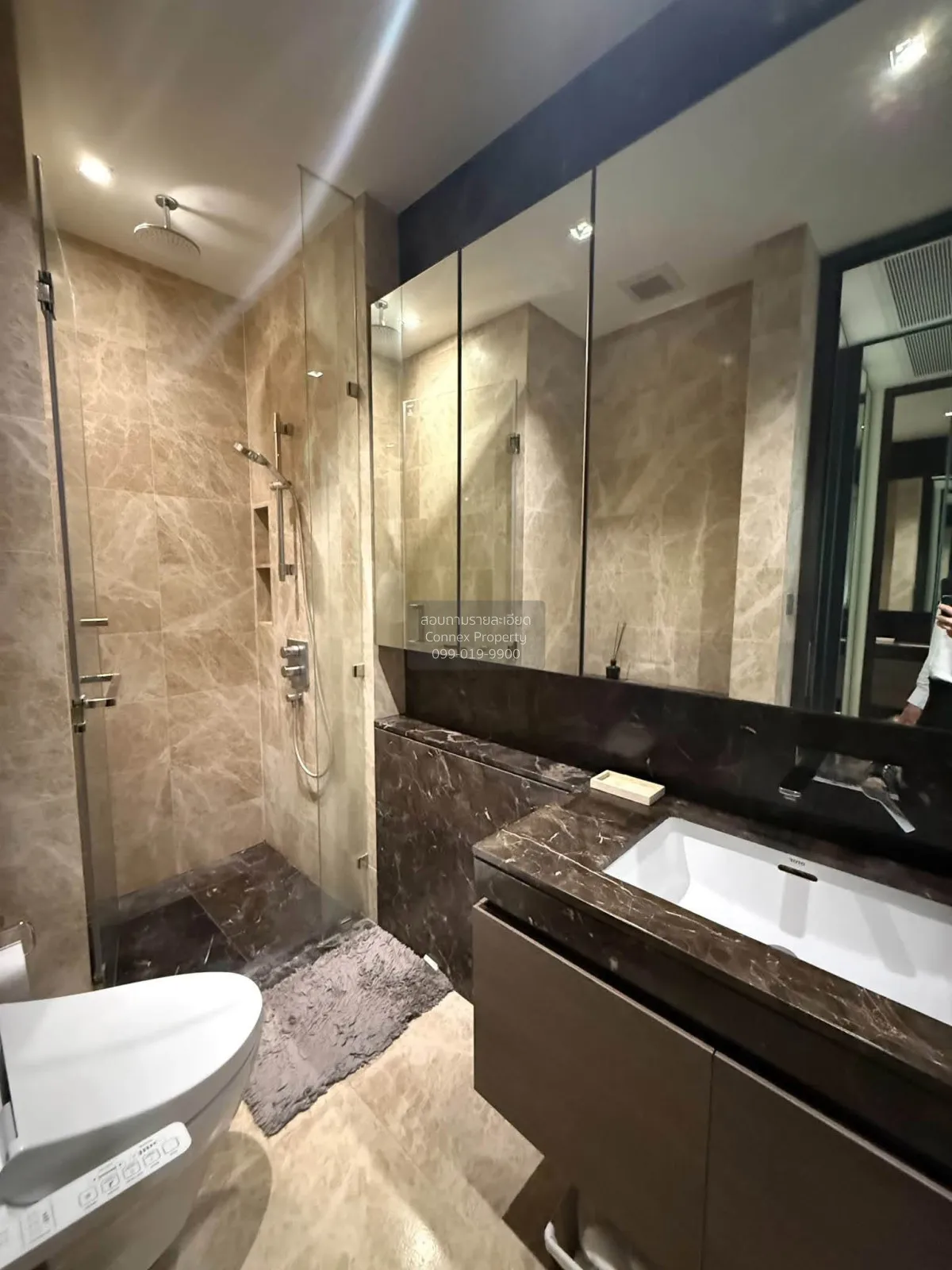 For Rent Condo , 28 Chidlom , nice view , corner unit , BTS-Chit 