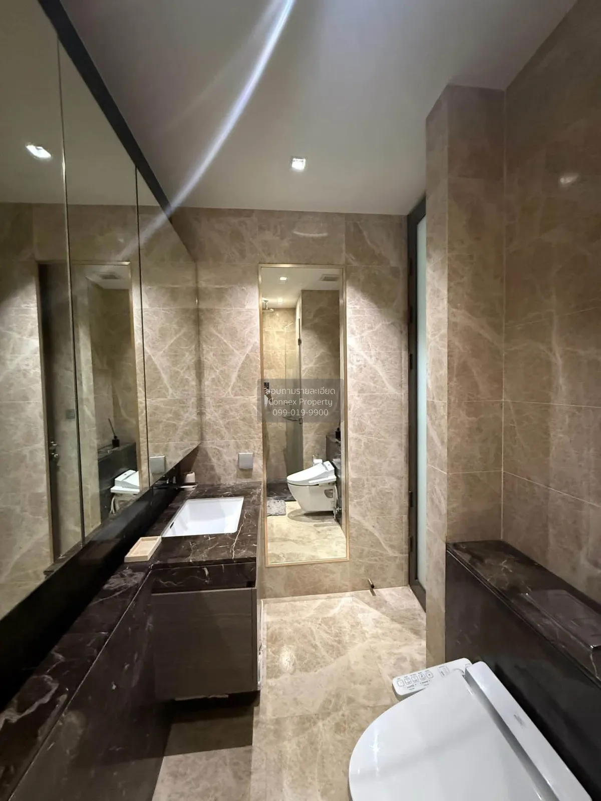 For Rent Condo , 28 Chidlom , nice view , corner unit , BTS-Chit 
